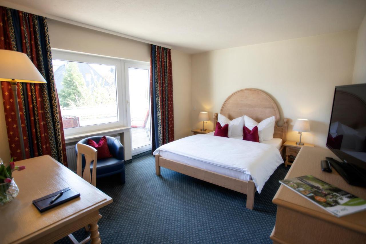 Hotel Zur Post Брилон Екстериор снимка